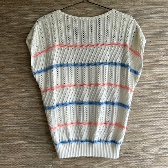 VINTAGE 1980s Pristine White Sleeveless Scoop Neck Sweater / Sweatervest Size M - Picture 3 of 7